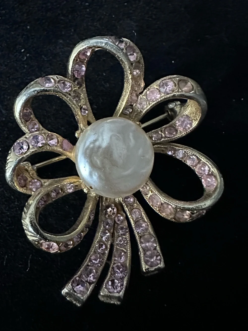 532- Vtge. Florenza floral brooch